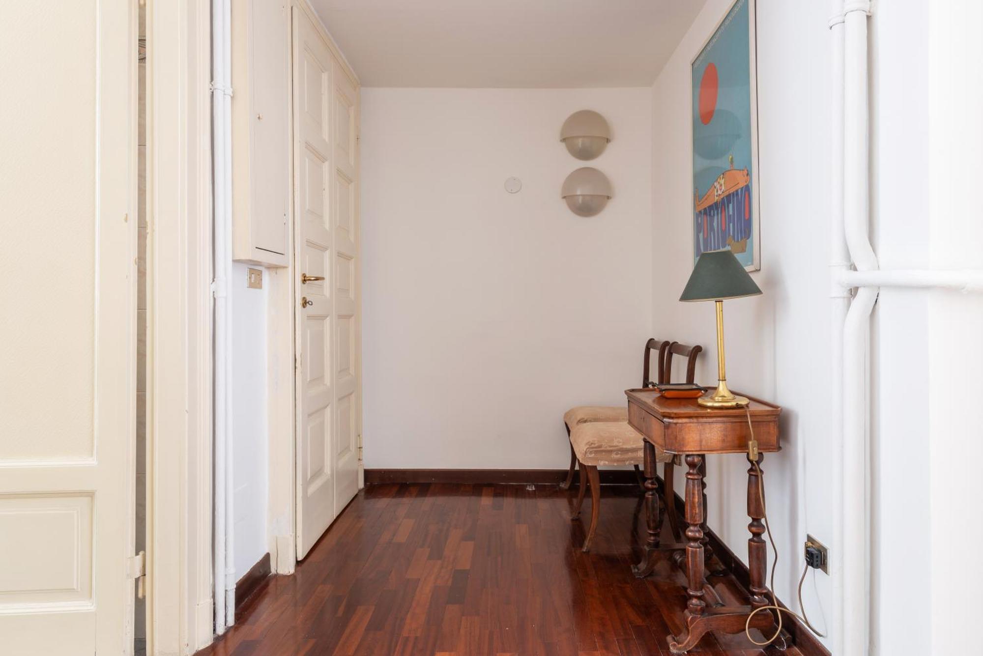 Apartment Bilocale Di Charme A Due Passi Da Pt Romana Mailand