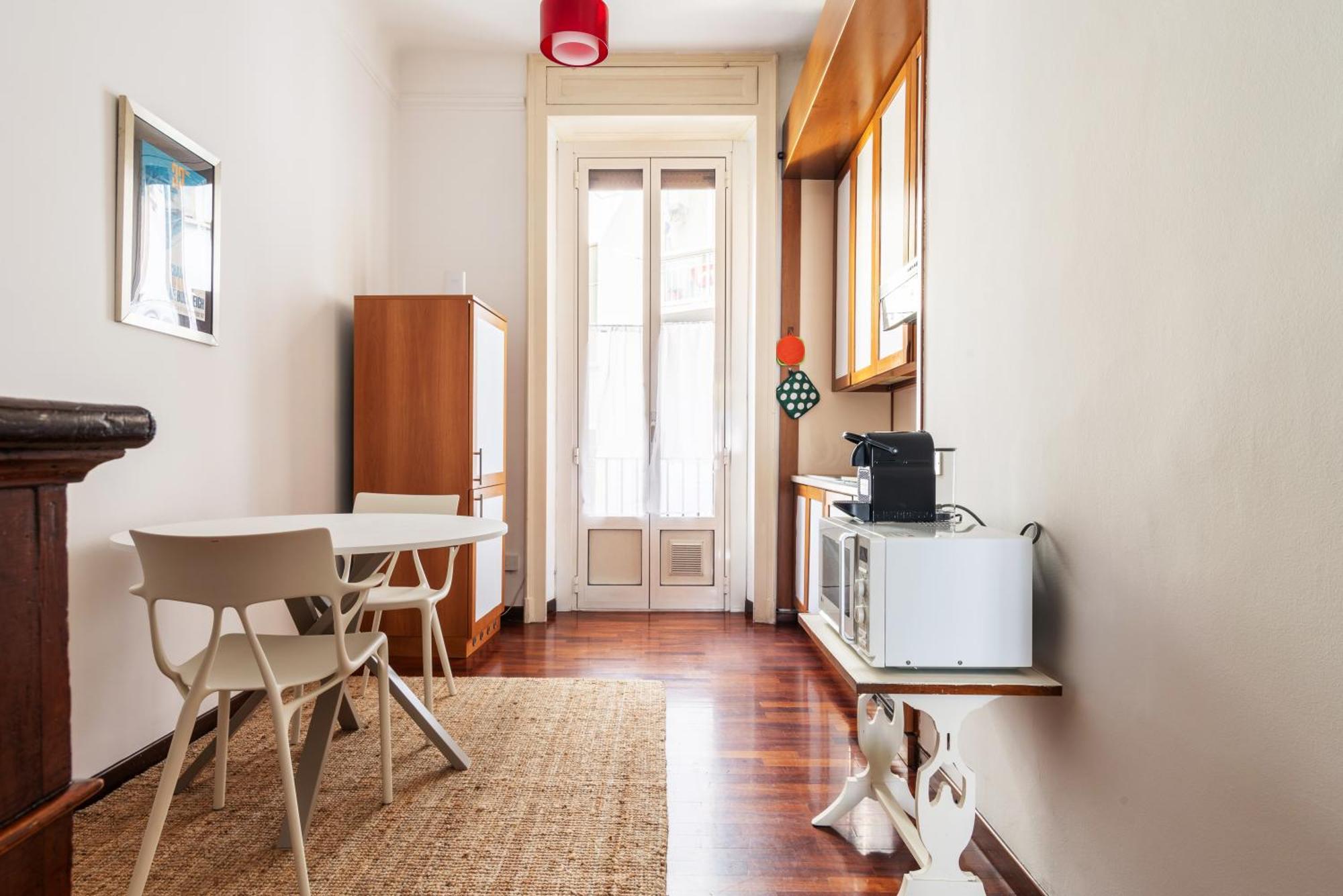 Apartment Bilocale Di Charme A Due Passi Da Pt Romana Mailand